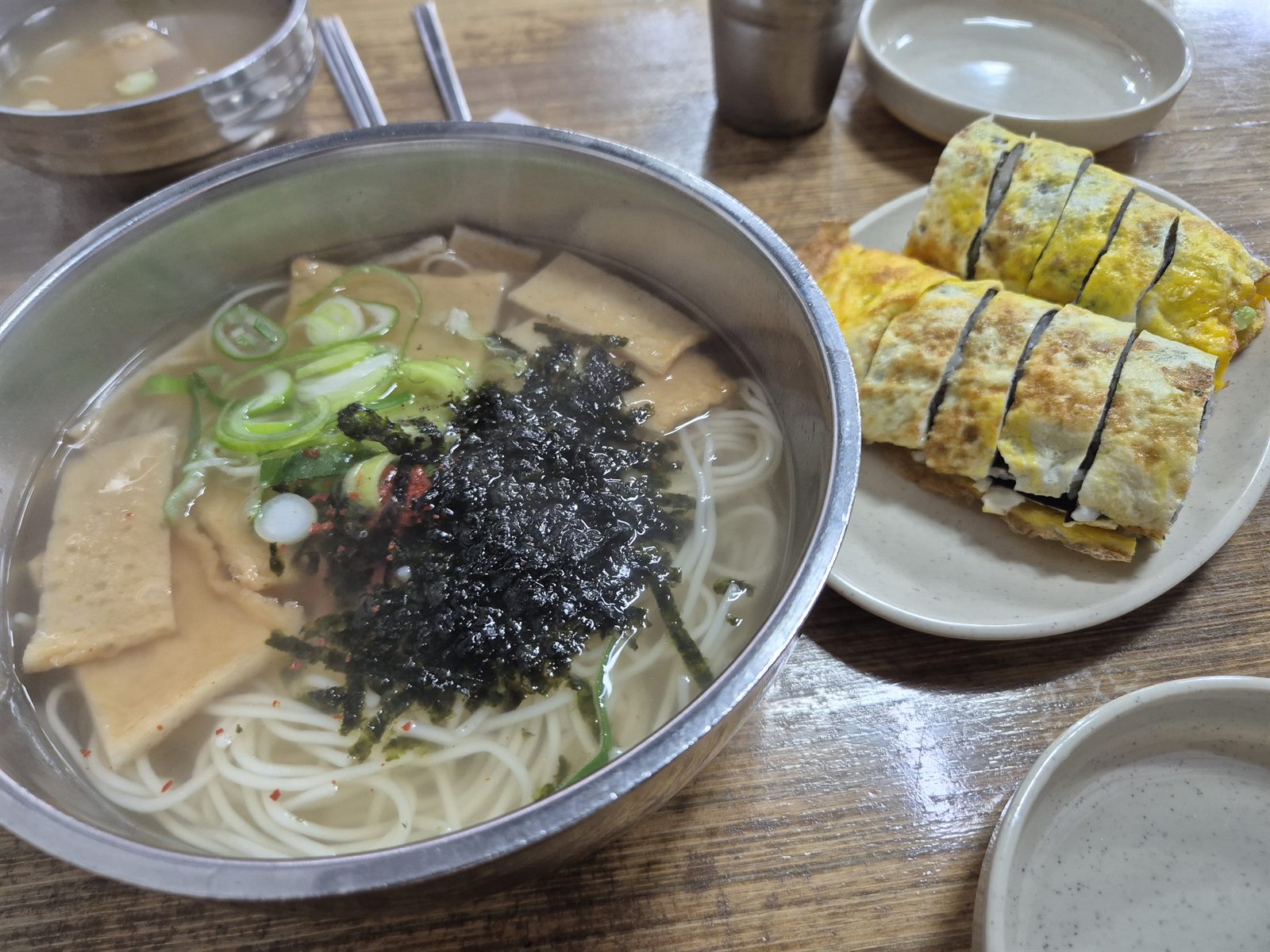 청해김밥 — 계란말이김밥이 시그니처, 무난한 동네 분식집