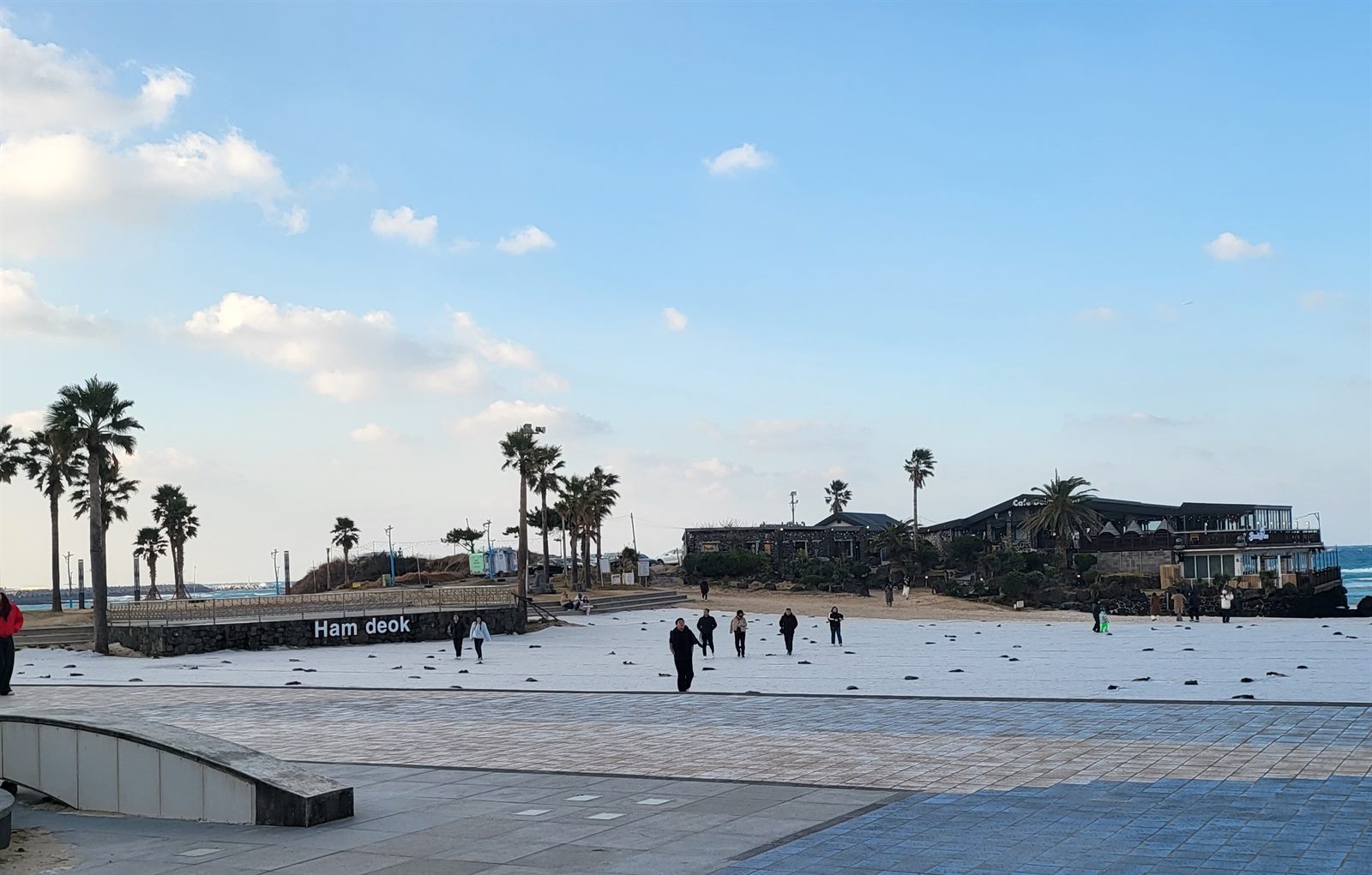 함덕해수욕장 — 에메랄드빛 바다, 한달살기 리스트에 올려둔 제주 북동쪽 해변