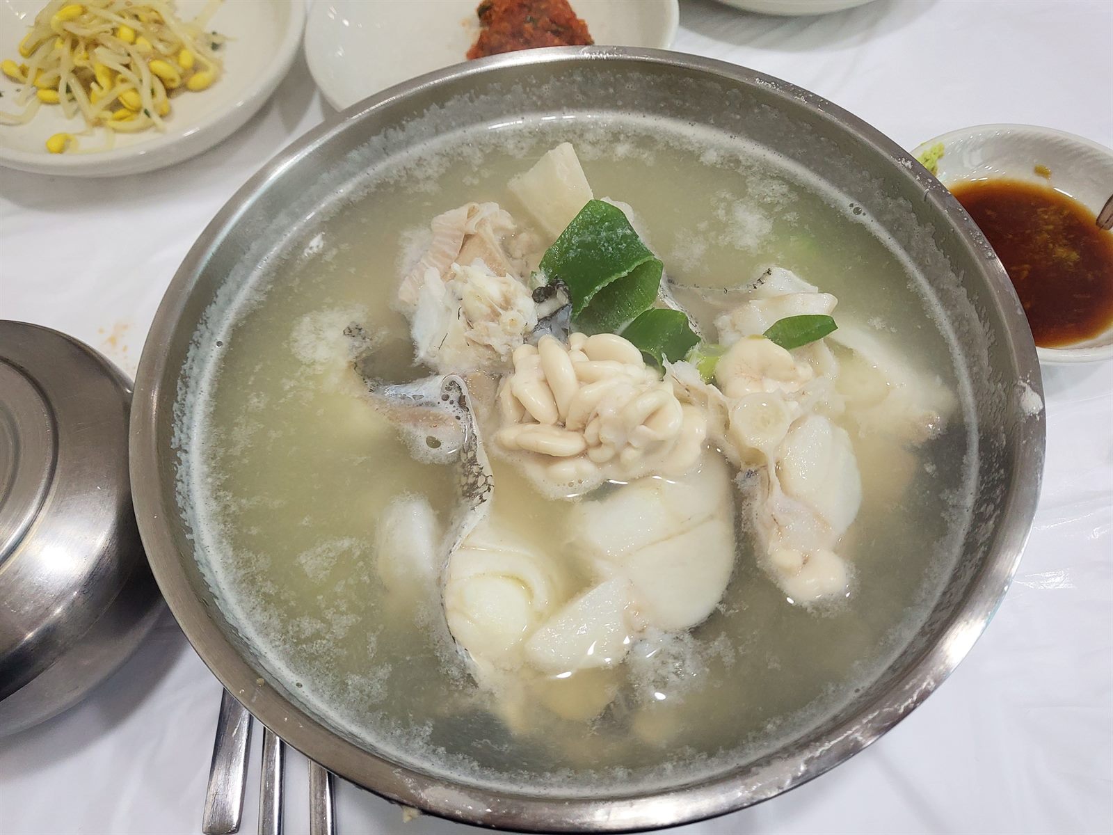용원횟집 — 진해 용원의 생대구탕, 이리의 크리미한 맛이 압도적입니다