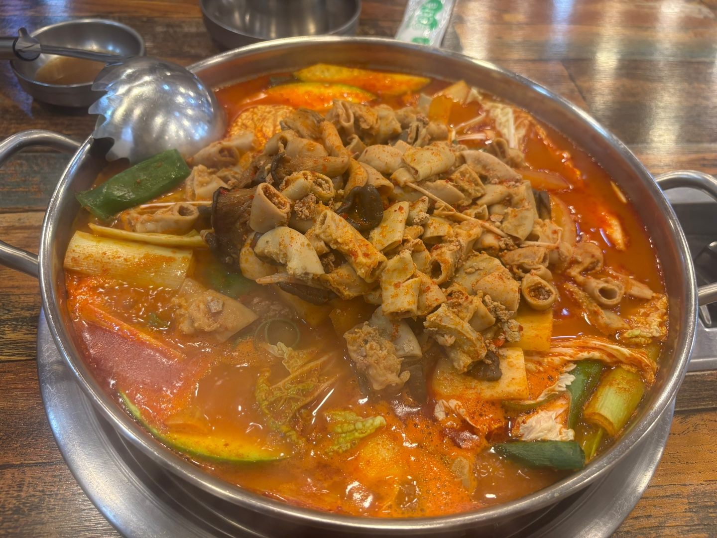 청어람 망원점 — 곱창전골을 이 값에, 국물은 채수로 깔끔하게