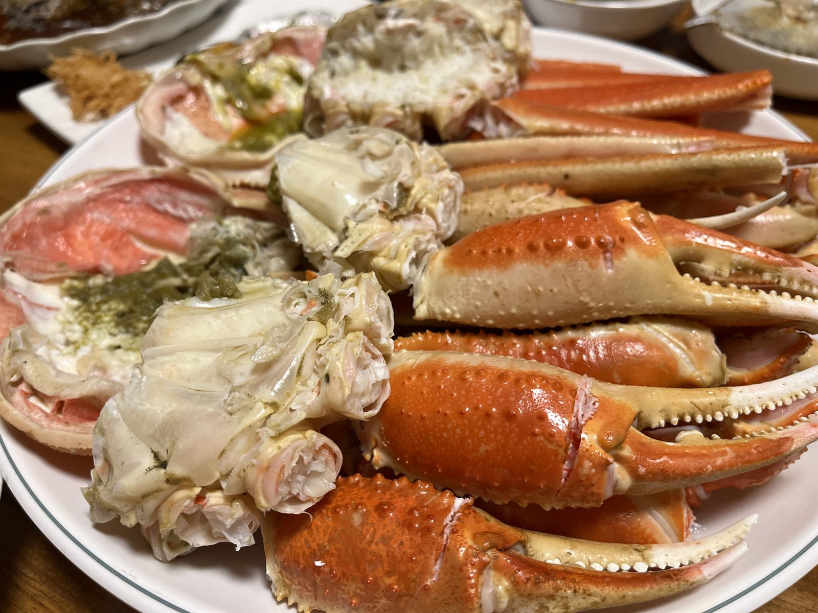 김앤김대게전문점 — 홍대 대게 코스, 죽부터 전복까지 딸려 나옵니다