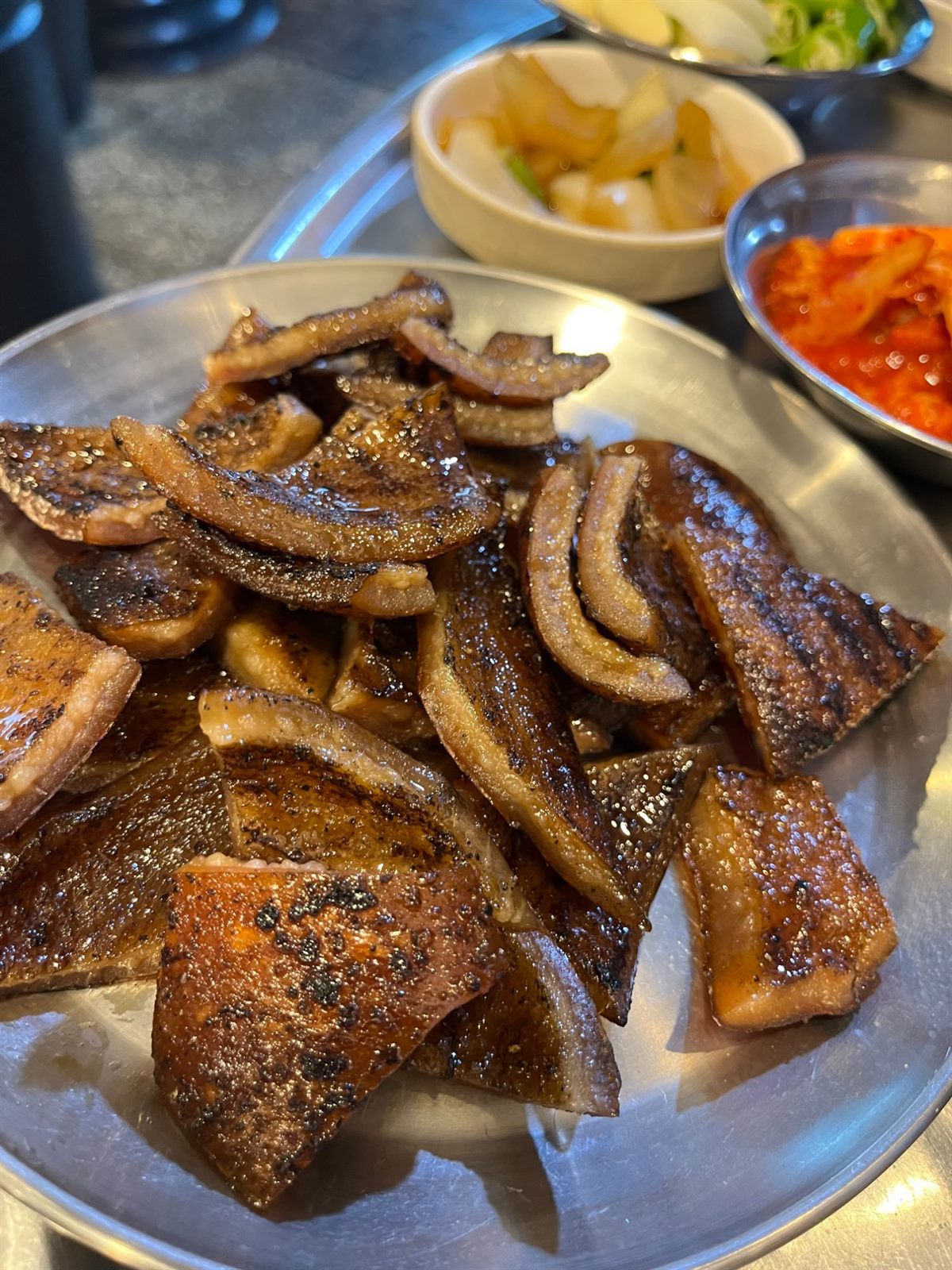 마포소금구이 — 껍데기로 이름난 집, 목살과 함께 먹습니다