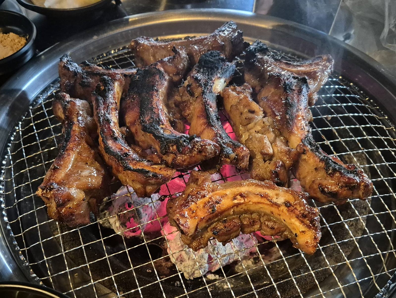 록갈비 합정점 — 초벌구이로 나오는 양념 쪽갈비, 살이 두둑합니다