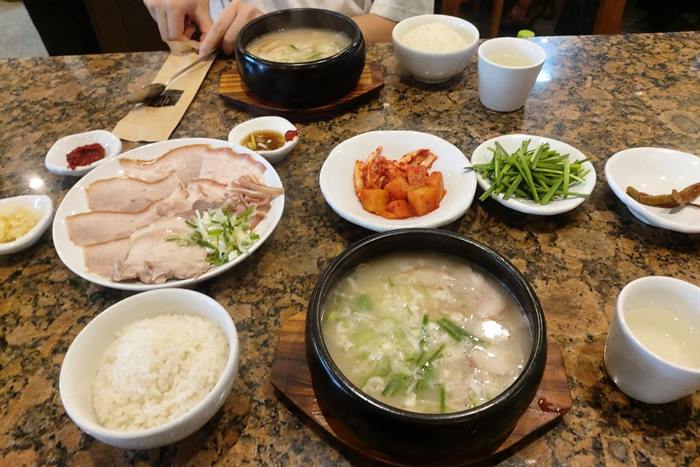 안목 — 잡내 없는 돼지국밥, 국밥 초보자도 먹을 수 있습니다