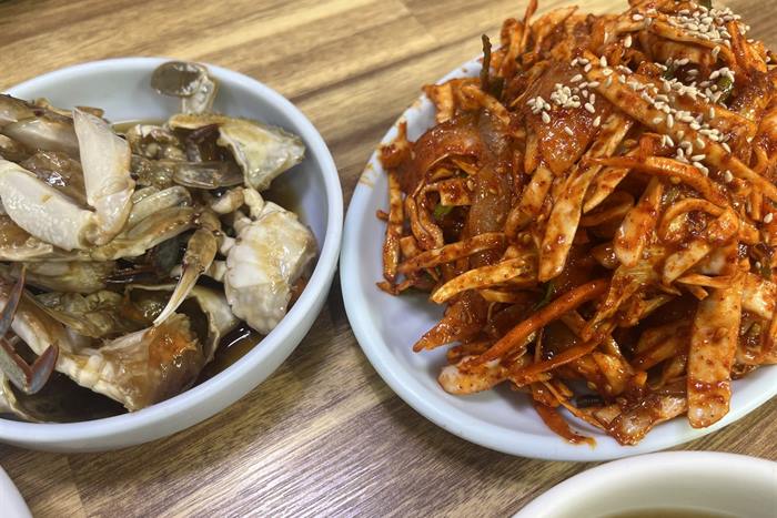오성식당 — 인천 연안부두 밴댕이회무침, 밥에 비벼야 완성됩니다