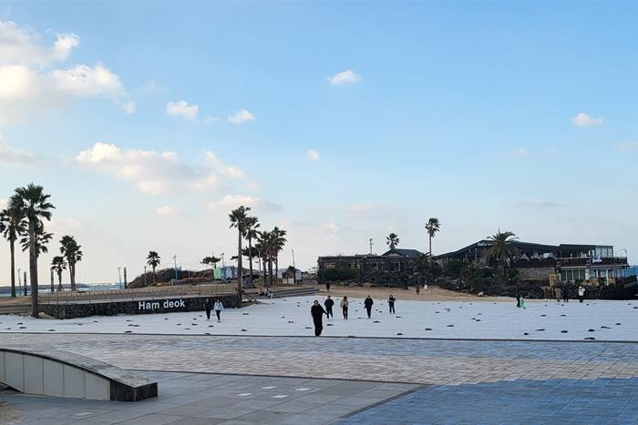 함덕해수욕장 — 에메랄드빛 바다, 한달살기 리스트에 올려둔 제주 북동쪽 해변
