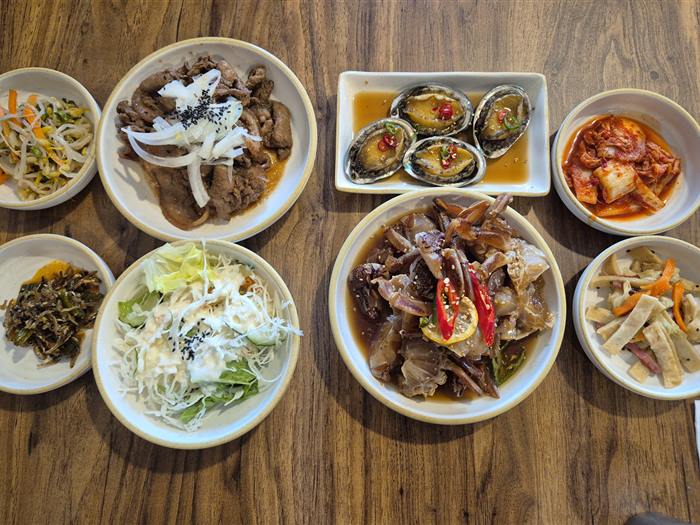 장모식탁 — 전복솥밥에 간장게장, 찌개까지 한 상에 나오는 제주시 가성비 정식