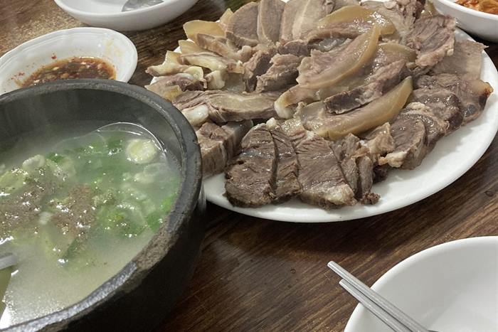 오복순대국 문래 본점 — 수육이 정말 부드럽습니다, 정식으로 시작하세요